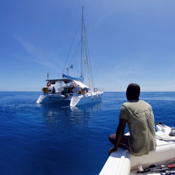 Catamarano al largo del St. Lazarus Bank in Mozambico